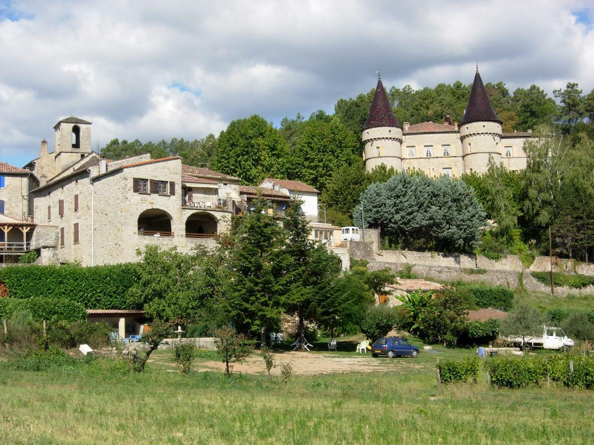 Location De Gites Les Sources Chambonas/Les Vans Exterior photo